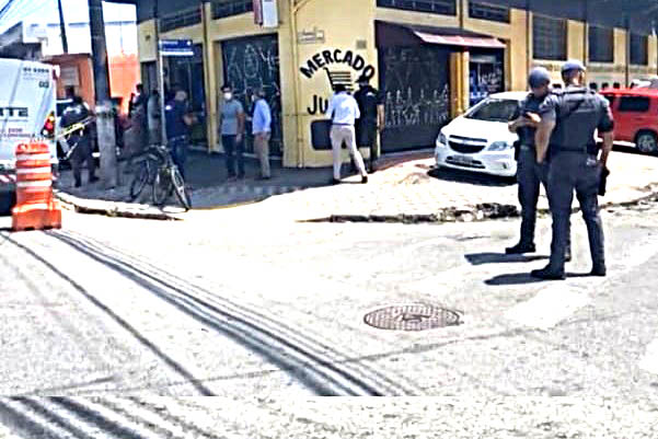 Tiroteio e um segurança ferido em ataque de criminosos a Carro Forte em Mongaguá