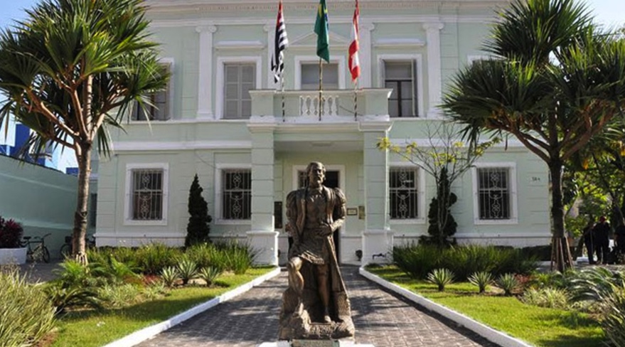 Servidores municipais de São Vicente entram em greve hoje