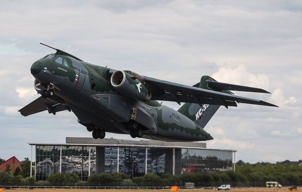 Brasileiros vindos da Ucrânia chegam ao Brasil