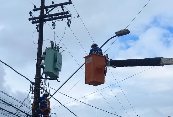 Troca de iluminação em São Vicente segue a todo vapor em diversos ruas da cidade