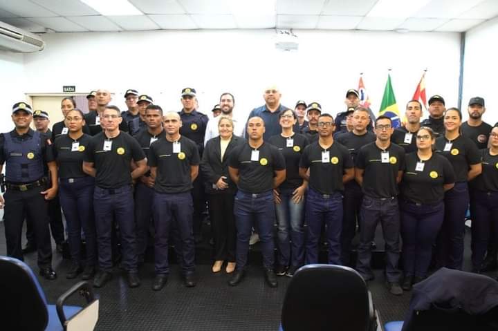 Guarda Civil Municipal (GCM) de São Vicente forma 16 novos agentes