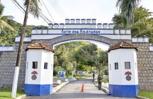 Soldado esfaqueia colega de farda em unidade militar de Guarujá, SP