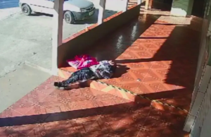 Ladrão tira ‘cochilo’ em comércio após tentar invadir local e furtar televisão de igreja