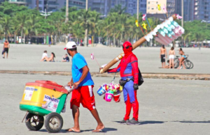 Câmara vota projeto que visa liberar veículos de ambulantes nas praias de Santos