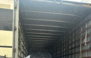 Polícia Civil apreende 4 mil pares de tênis e sapatos