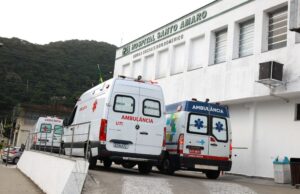 Homem esfaqueia namorada e foge com celular dela depois de pergunta se ainda o amava