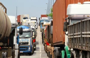 Caminhoneiros podem parar bairro da Alemoa, em Santos, novamente