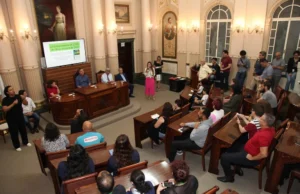 A legislação em Santos reconhece agora a Carteira de Identificação da Pessoa com Deficiência e a utilização do Colar Girassol.