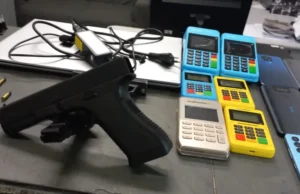 Polícia Militar prende uma quadrilha flagrada embalando drogas na casa de traficante