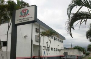 Oito homens são presos por tráfico de drogas em São Vicente, SP