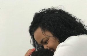 Criança que foi xingado de “macaco” por colega na escola foi chamado de projeto de bandido pela madrasta