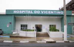 Homem suspeito de cometer violência doméstica é baleado após avançar contra PM em São Vicente, SP