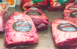 Homem é preso com peças de carne na saída de mercado no litoral de SP