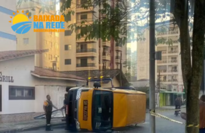 Van escolar tomba e deixa feridos em Praia Grande, SP