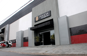 PM aposentado é espancado e preso no porta-malas durante sequestro. Saiba mais…