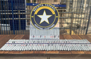 126 canetas emagrecedoras são apreendidas com brasileiro no aeroporto de Foz de Iguaçu