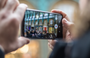 Você sabia? Celular pode ter mais bactérias do que vaso sanitário