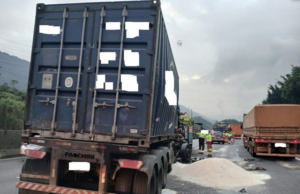 Acidente entre carretas causa congestionamento na Rodovia Cônego D. Rangoni (SP)
