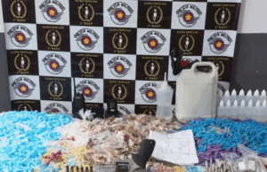 Homem é preso com mais de 13 kg de drogas e arma ilegal em São Vicente.