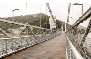 Ponte Pênsil em São Vicente é interditada para veículos até sexta-feira (15).
