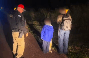 Crianças são encontradas andando em rodovia do PR após fuga para ver influenciador