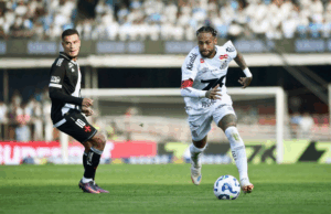 Coutinho foi um dos destaques do Vasco contra o Santos.