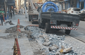 Obra da Sabesp gera desconforto a moradores e comerciantes, no centro de SV