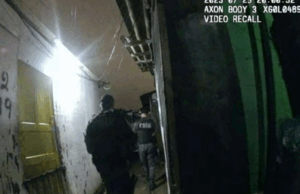 PMs são absolvidos após acusação de matar homem e plantar pistola na cena do crime durante Operação Escudo