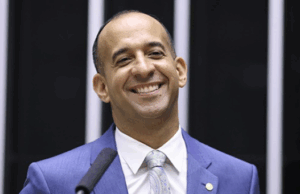 Deputado Paulo Alexandre vota contra Anistia