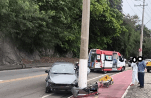 Motorista fica ferido em acidente envolvendo dois veículos na Praia Deserta