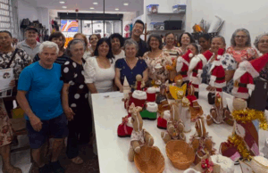 Conclusão da Oficina de Enfeites Natalinos do Projeto Social Jhony Sasaki.