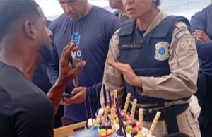 Ambulante é preso após golpe do pix em turistas no RJ.