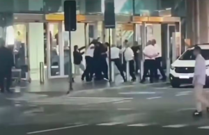 Taxistas agridem motorista de app no Aeroporto Internacional de Guarulhos.